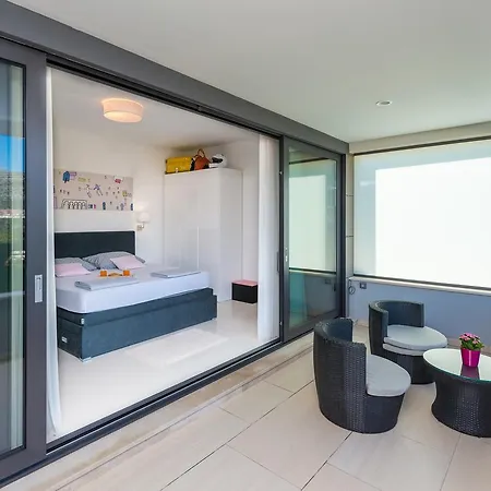 Horizon Apartment *